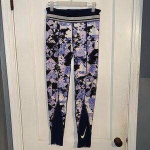 Nike Women’s Floral Leggings